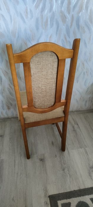 Rozkładany stół+ 6 krzeseł