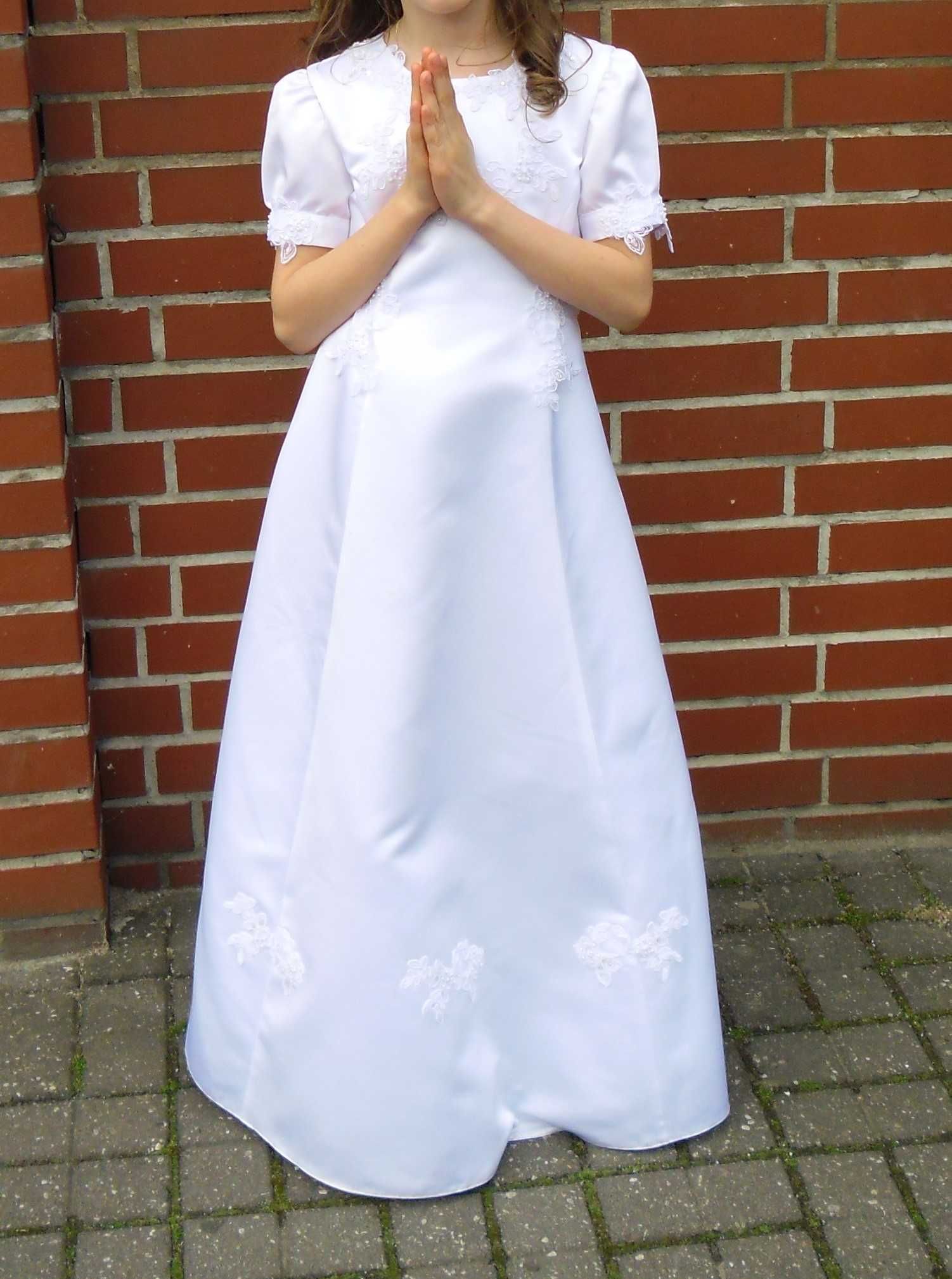 Sukienka komunijna, krótki rękaw, rozmiar 140 cm.
