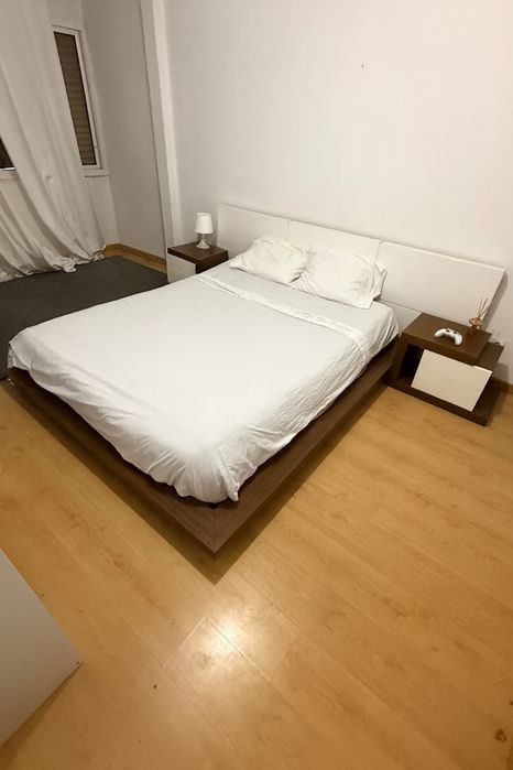 Cama c/ cabeceira e gavetas estilo Japanese espetacular