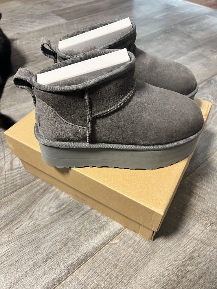 Ugg platform mini. Угги сірі