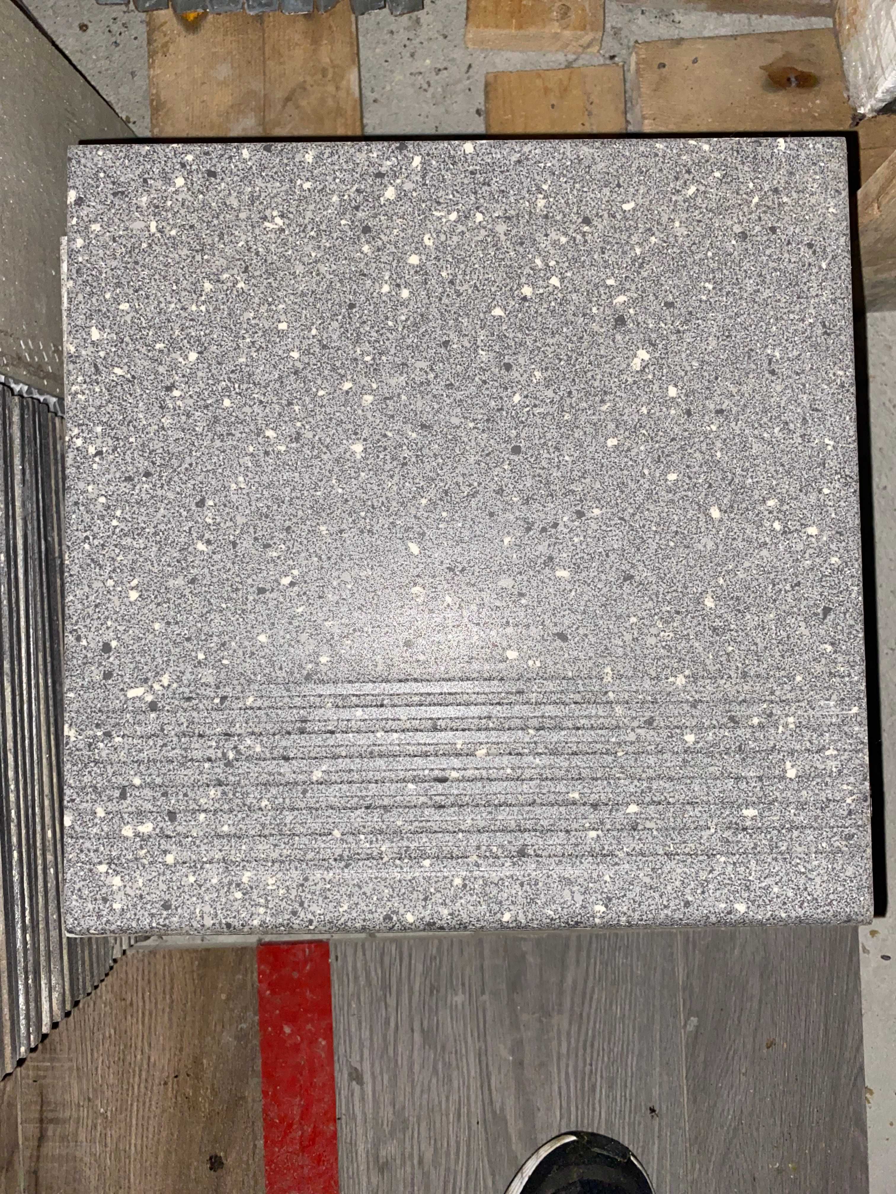 Opoczno STOPNICA hyperion h10 graphi. steptread gres 29,7 x 29,7 GAT.1