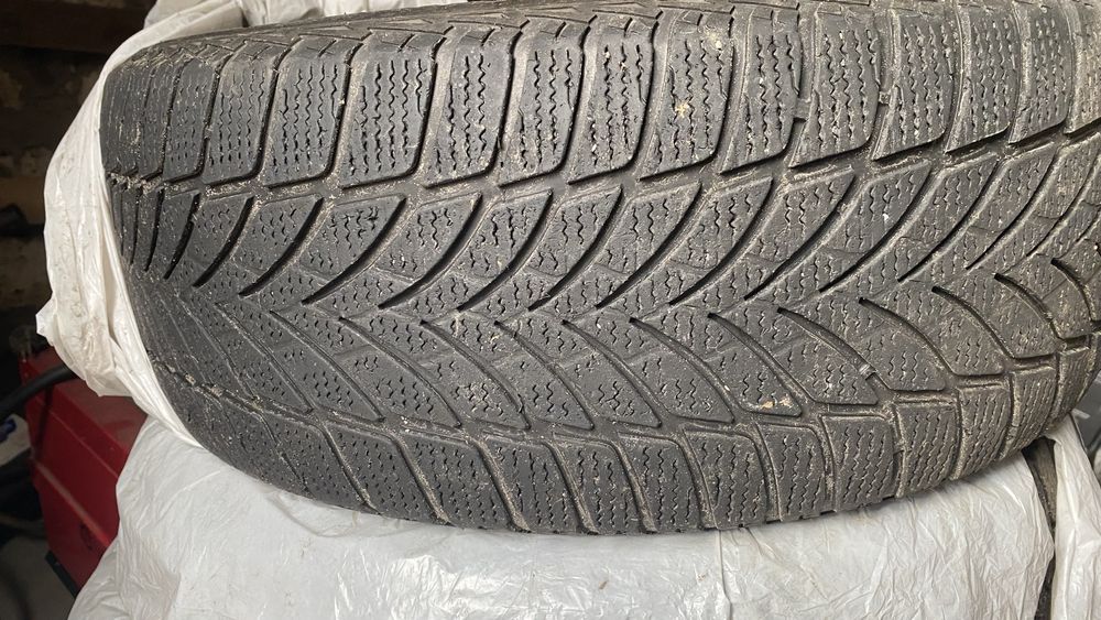 Зимові шини R17 225/50 goodyear ultragrip