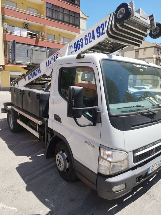 Elevador de exterior Mitsubishi Canter