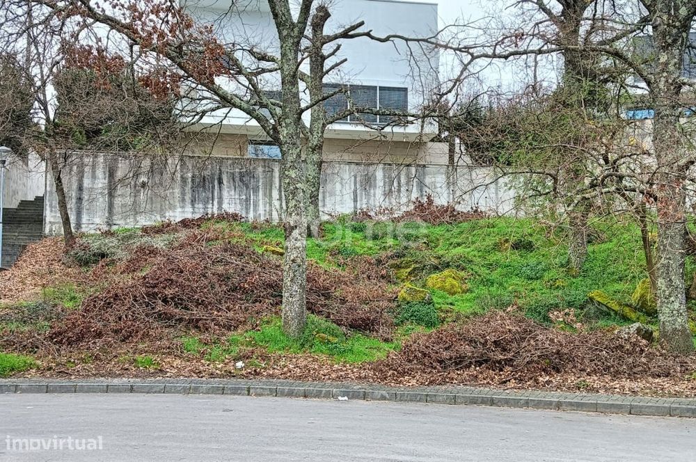 Lote de Terreno – Vila Campos, Vila Real