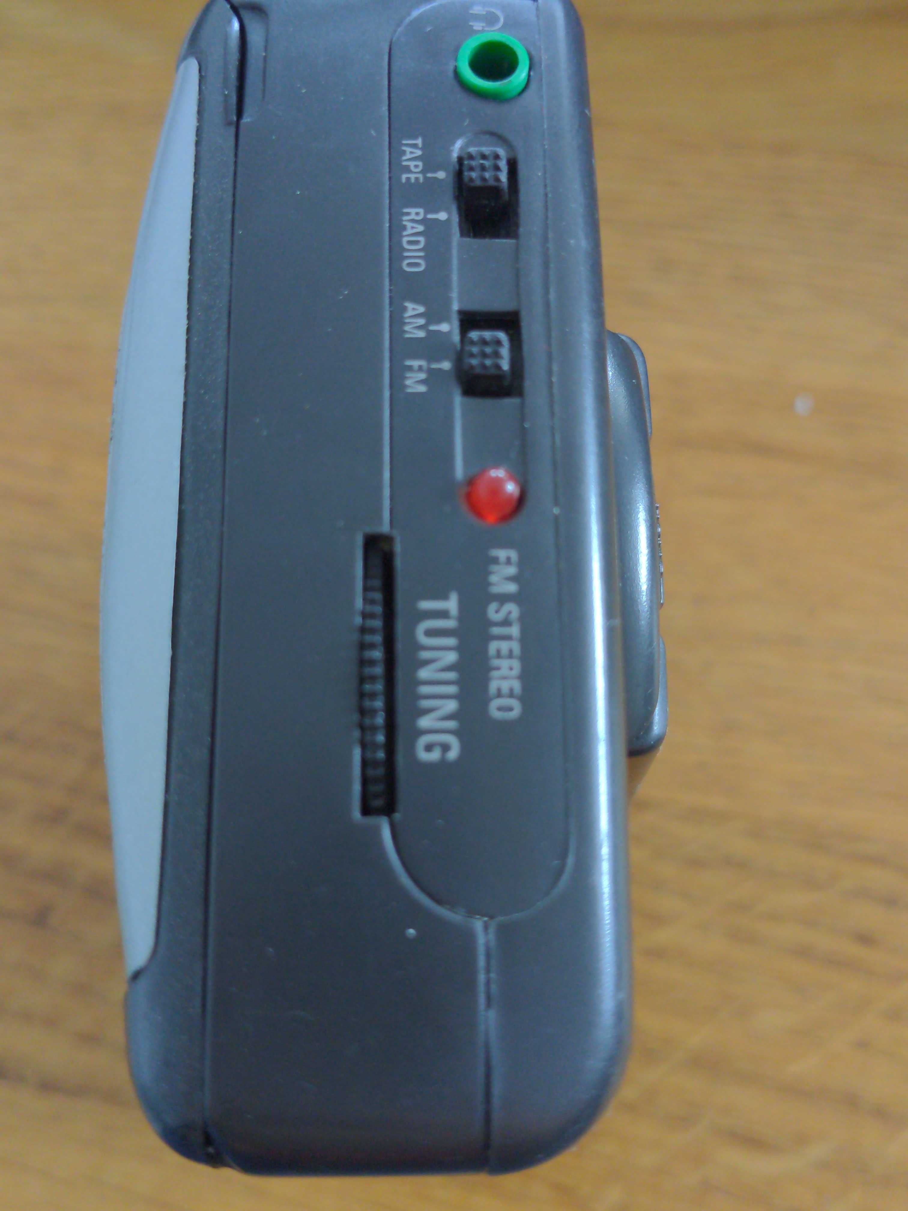 Walkman Philips AQ6560 z radiem