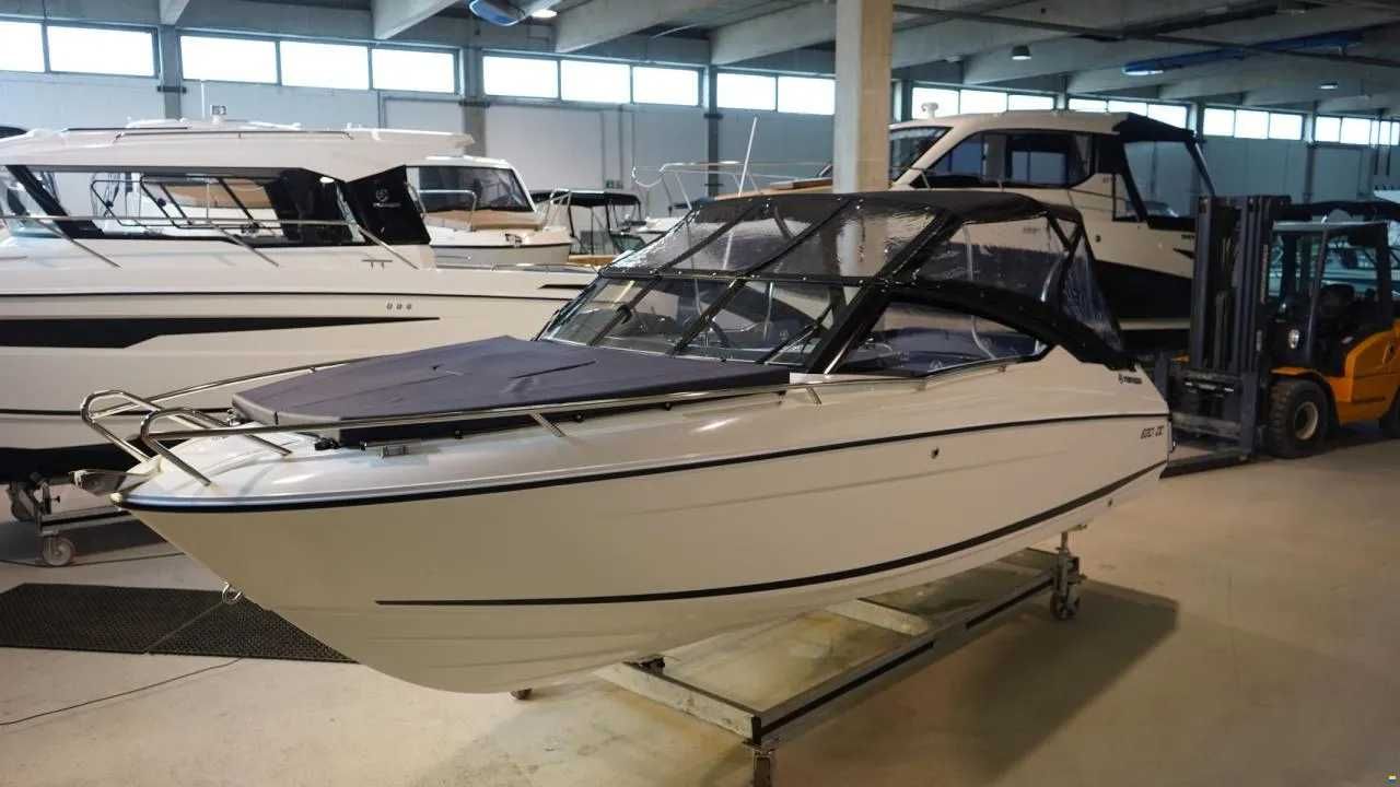 Łódź motorowa Parker 630 Day Cruiser