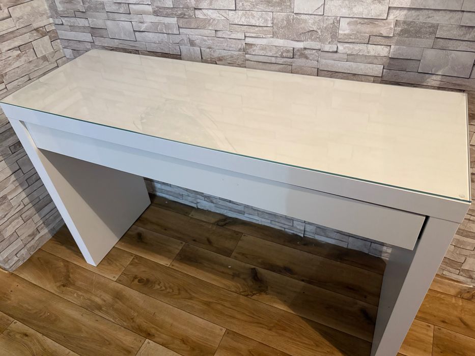 Biała toaletka IKEA