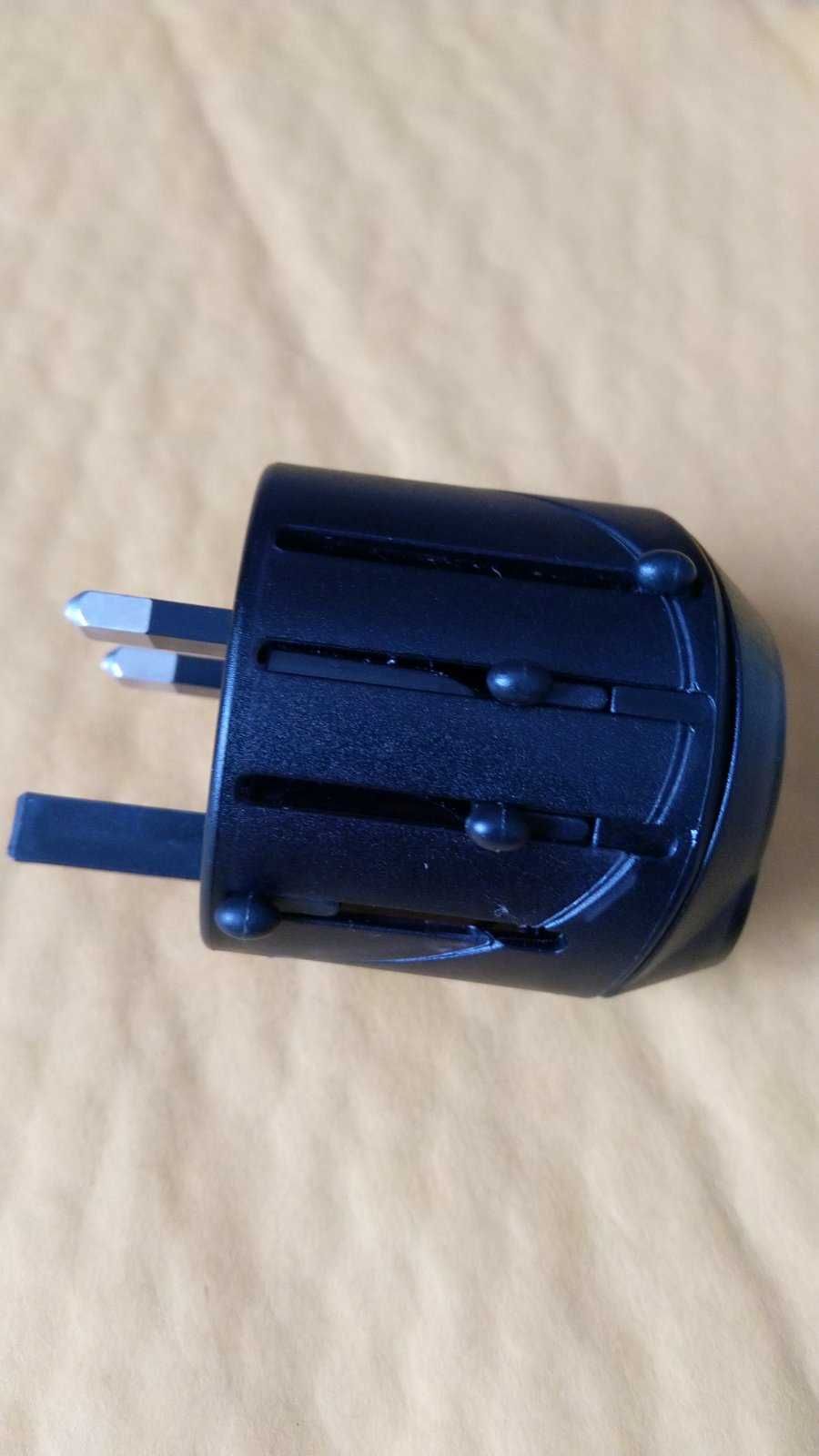 Адаптер в розетку / Travel adapter Kensington K33117/K33346