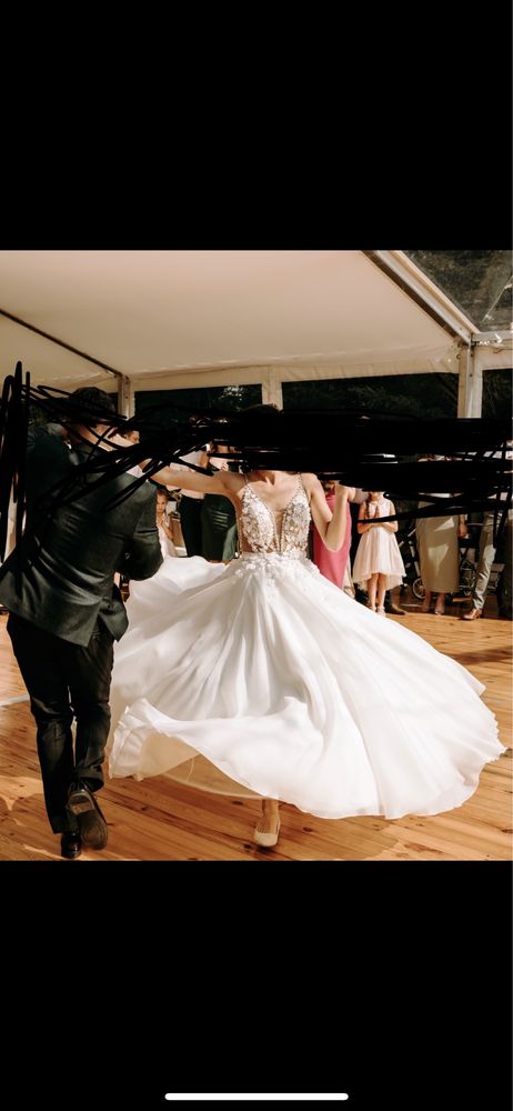 Suknia ślubna projektu Patrycji Kujawy, welon + koło
