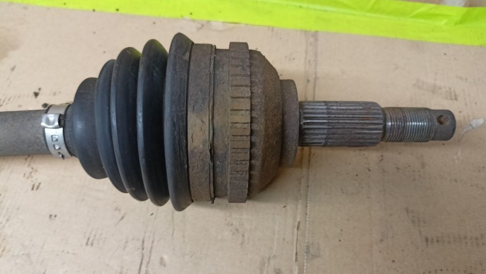 Chrysler Voyager III FL 2, 5 CRD 05 R półoś z przegubami prawa strona