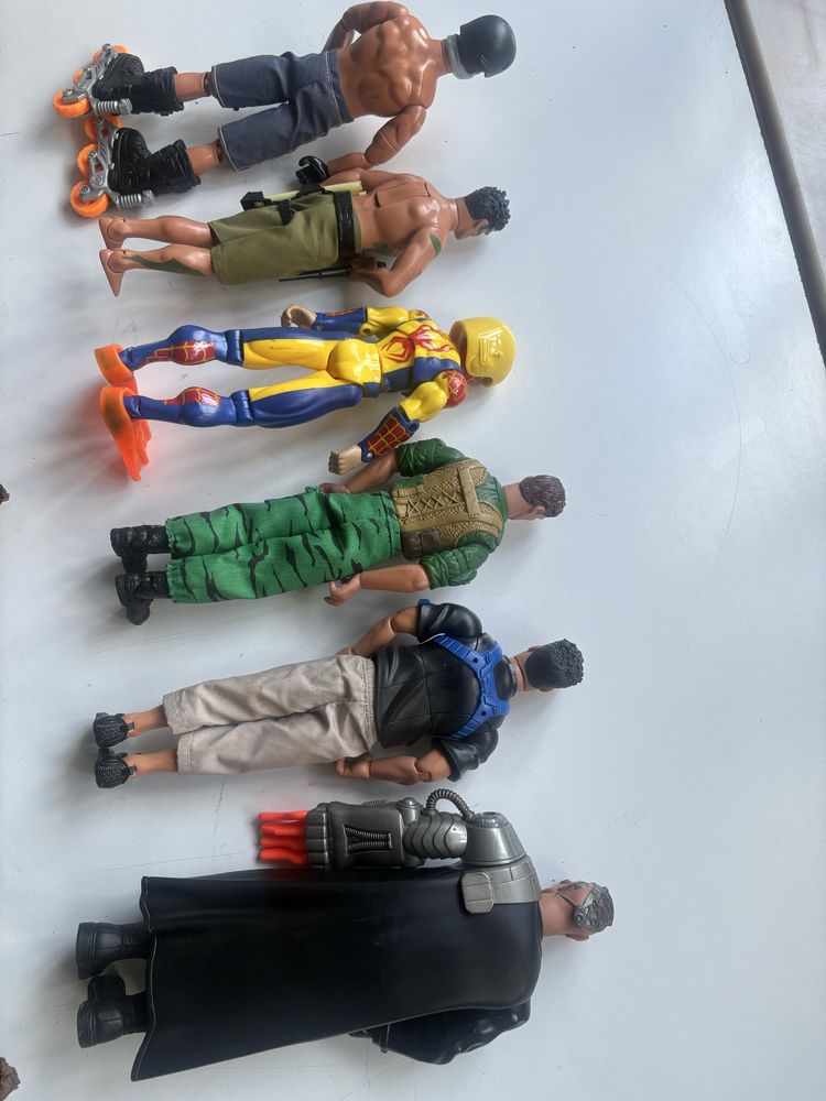 Bonecos marvel todos em bom estado