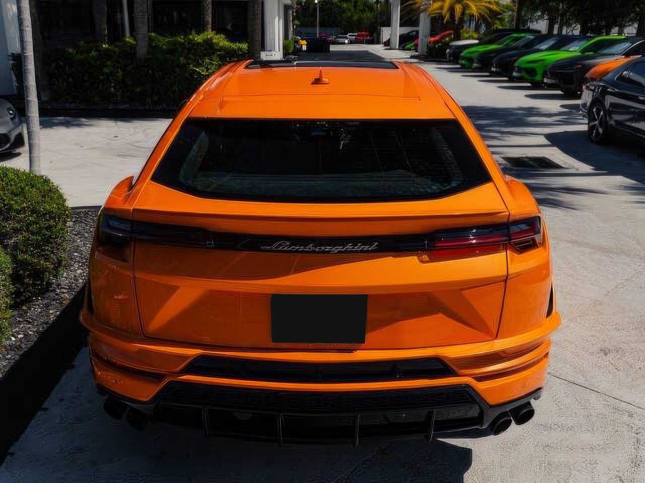 2023 Lamborghini Urus S