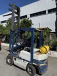 Emoilhador komatsu de 1500 kgrs gas com desllcador lateral