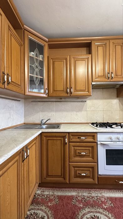 Продаж 3к поруч з центром міста . Міська лікарня