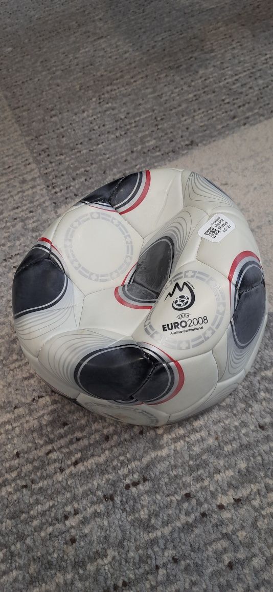 М'яч футбольний Adidas Euro 2008