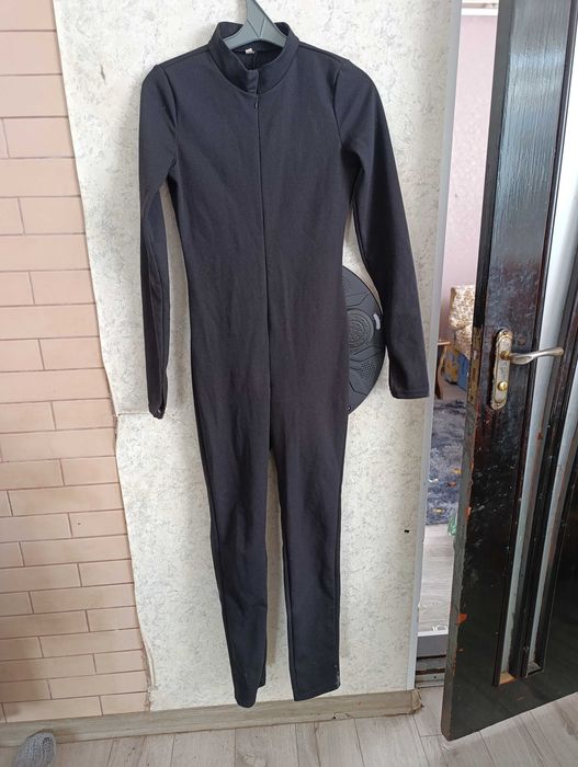 Теплий  чорний комбез в рубчик