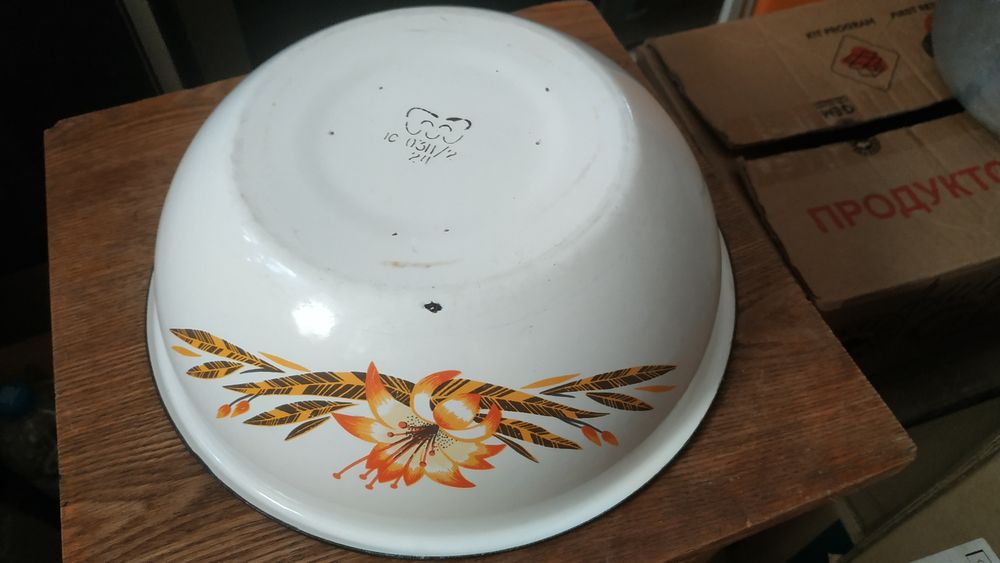 Продам миски, корзинки