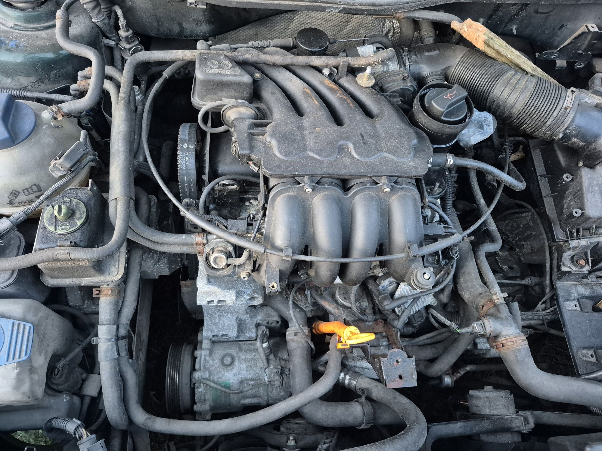 Silnik 1.6 sr audi a3 8l Seat Cordoba ibiza leon toledo APF AKL AEH