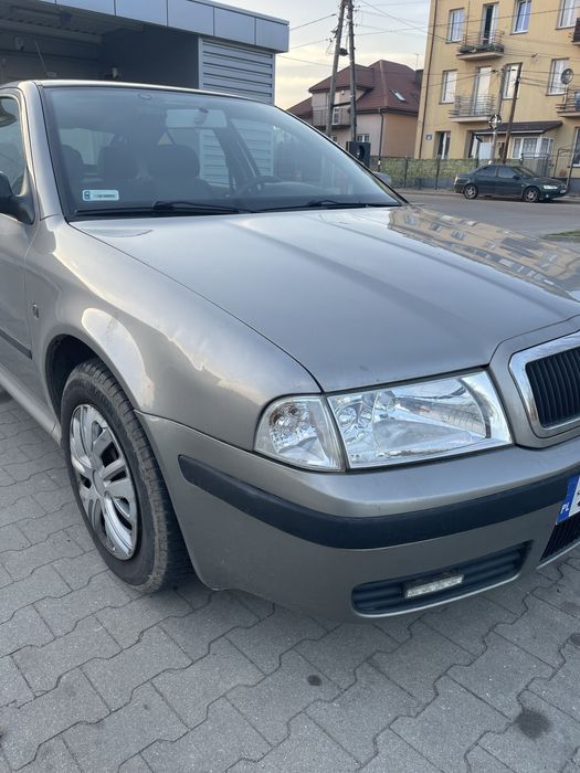 Skoda Oktavia Tour 1.6 MPI Benzyna Gaz