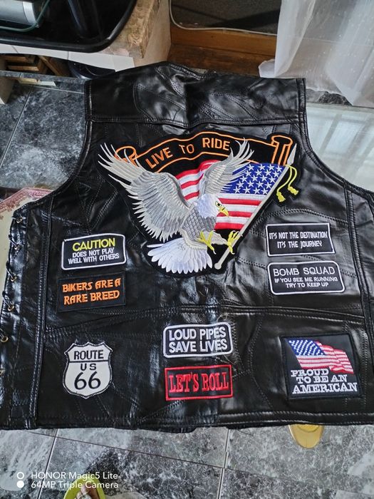 Colete  motar. Novo vendo pelo moyivo de ter 3. Serve a wuakquer pess