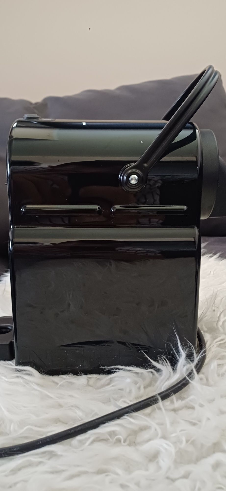 Ekspres do kawy Delonghi EN80B
