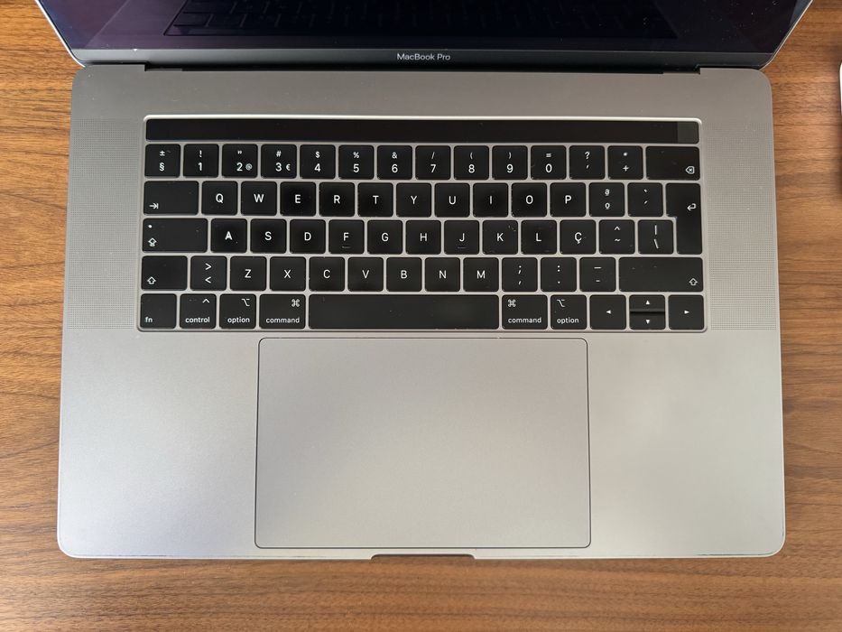MacBook Pro 15 (2018)64550854968449121