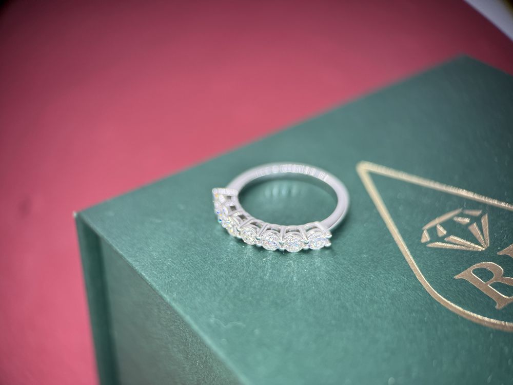 Каблучка з діамантами 0.80ct доріжка кольцо бриллианты золото