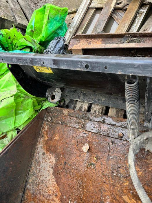 Гідравлічний поворотний сніговий відвал
до JCB225 ОРИГІНАЛ