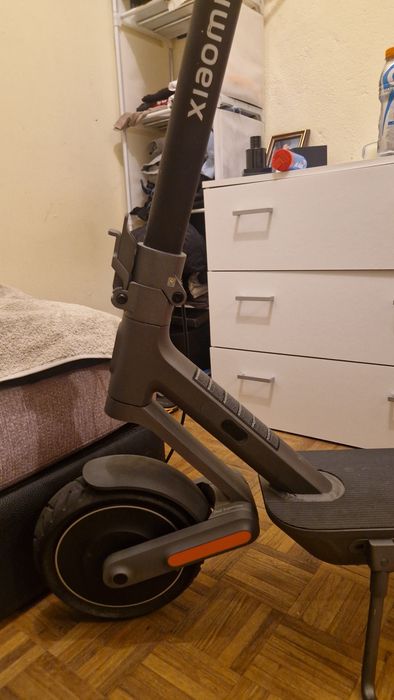 Scooter Xiaomi Ultra 4, como nova!