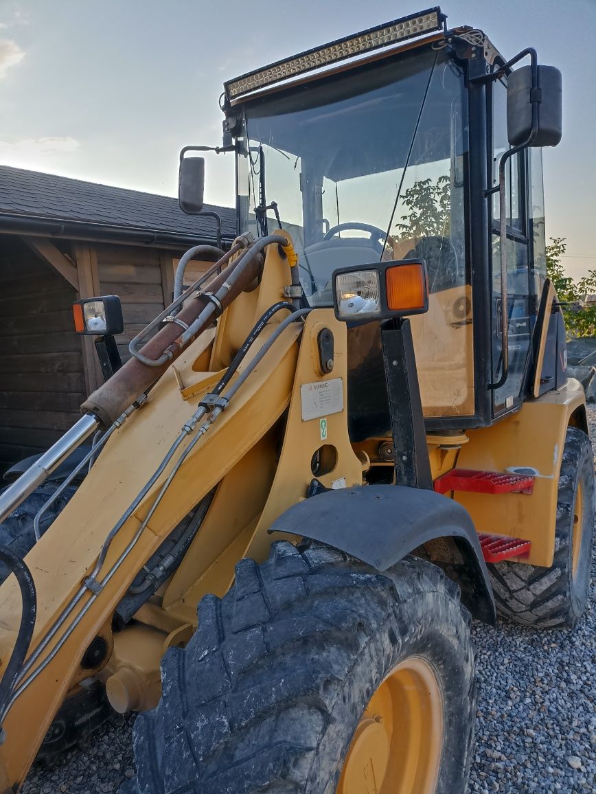 Ładowarka Cat 906