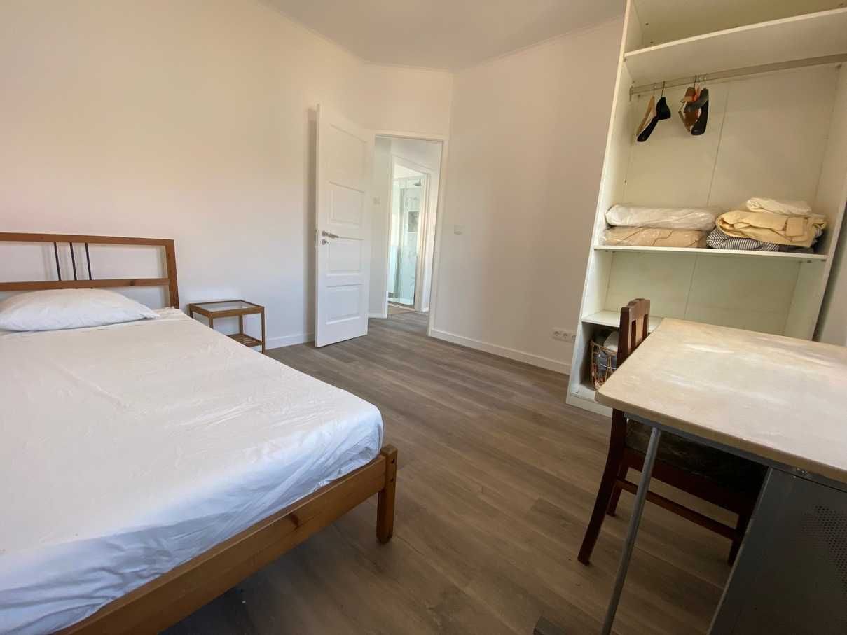 Alugam-se quartos em moradia Caselas/Restelo com jardim