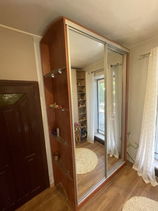 Шафа-купе з дзеркалом