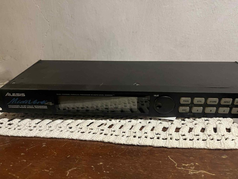 Vendo mesa allen &heath 16 canais/processador de efeitos e compressor