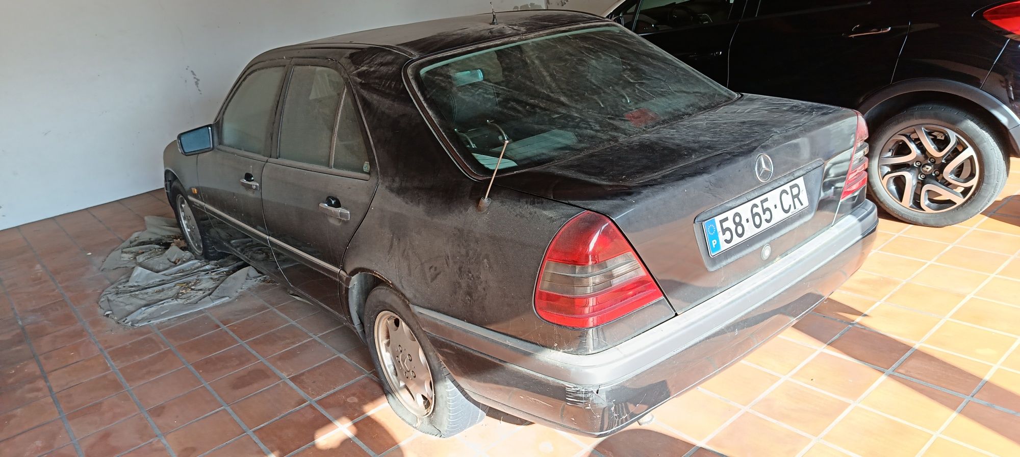 Mercedes 250d 1993 para restauro