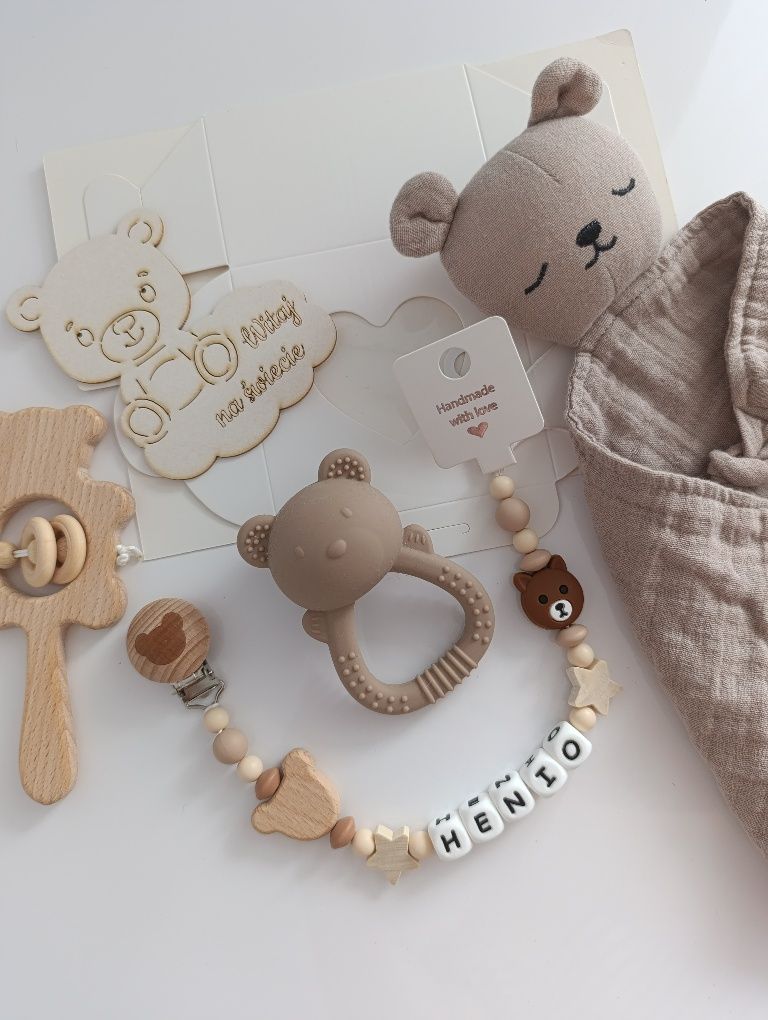 Zawieszka do smoczka prezent dla niemowlaka babyshower narodziny miś