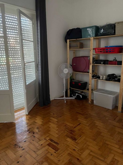 T2 a 9 minutos a pé do metro, muito bom estado, luminoso