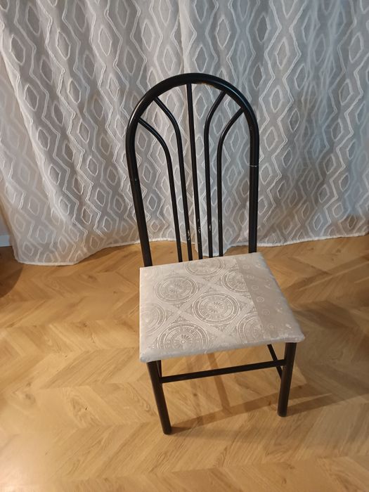 Krzesła metalowe