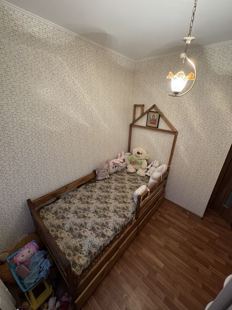 Продам 3 кімнатну квартиру в серці міста