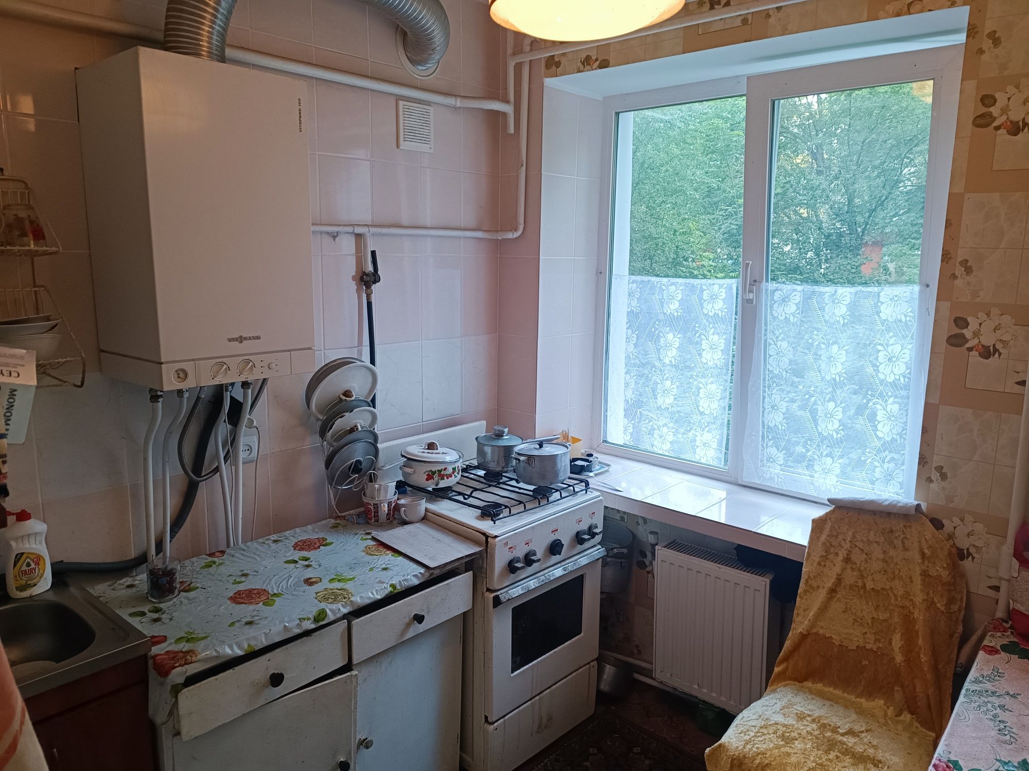 продаж чотирьохкімнатної квартири на крошні