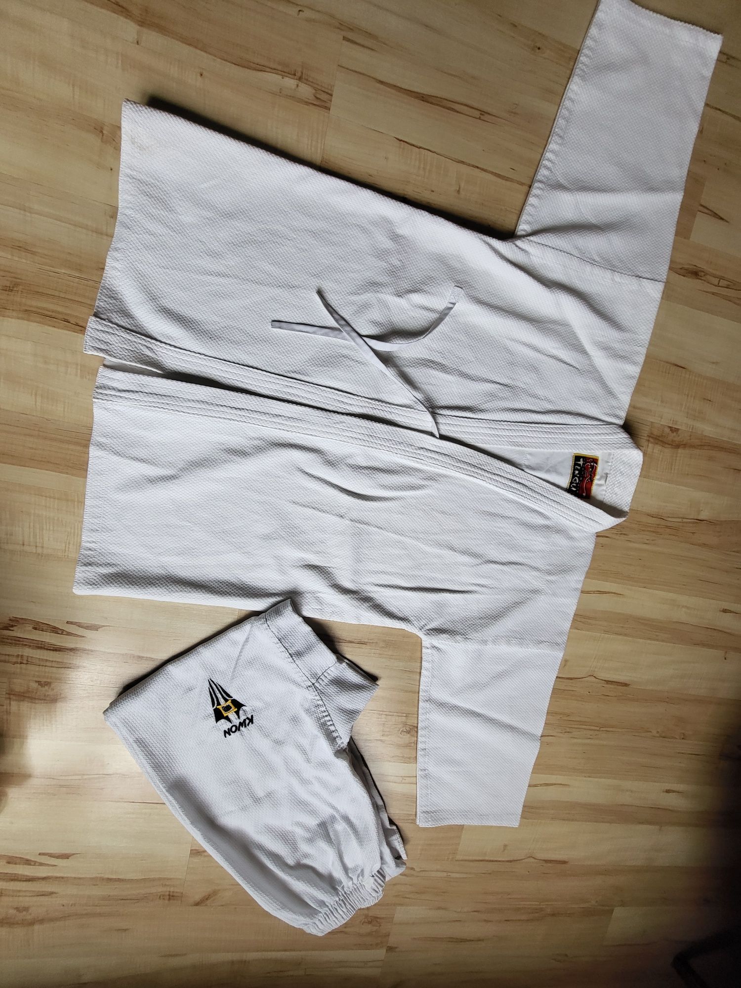 Tengu Kwon Kimono Aikido Karate-Gi Shinkyokushin Premium  M/L