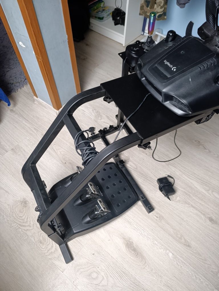 Sprzedam kierownicę Logitech g29 (przerabianą) i stojak