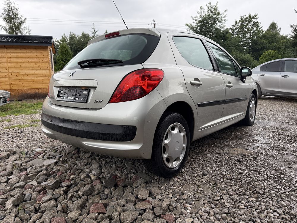 207, 1.4 benzyna, sprawny, klima