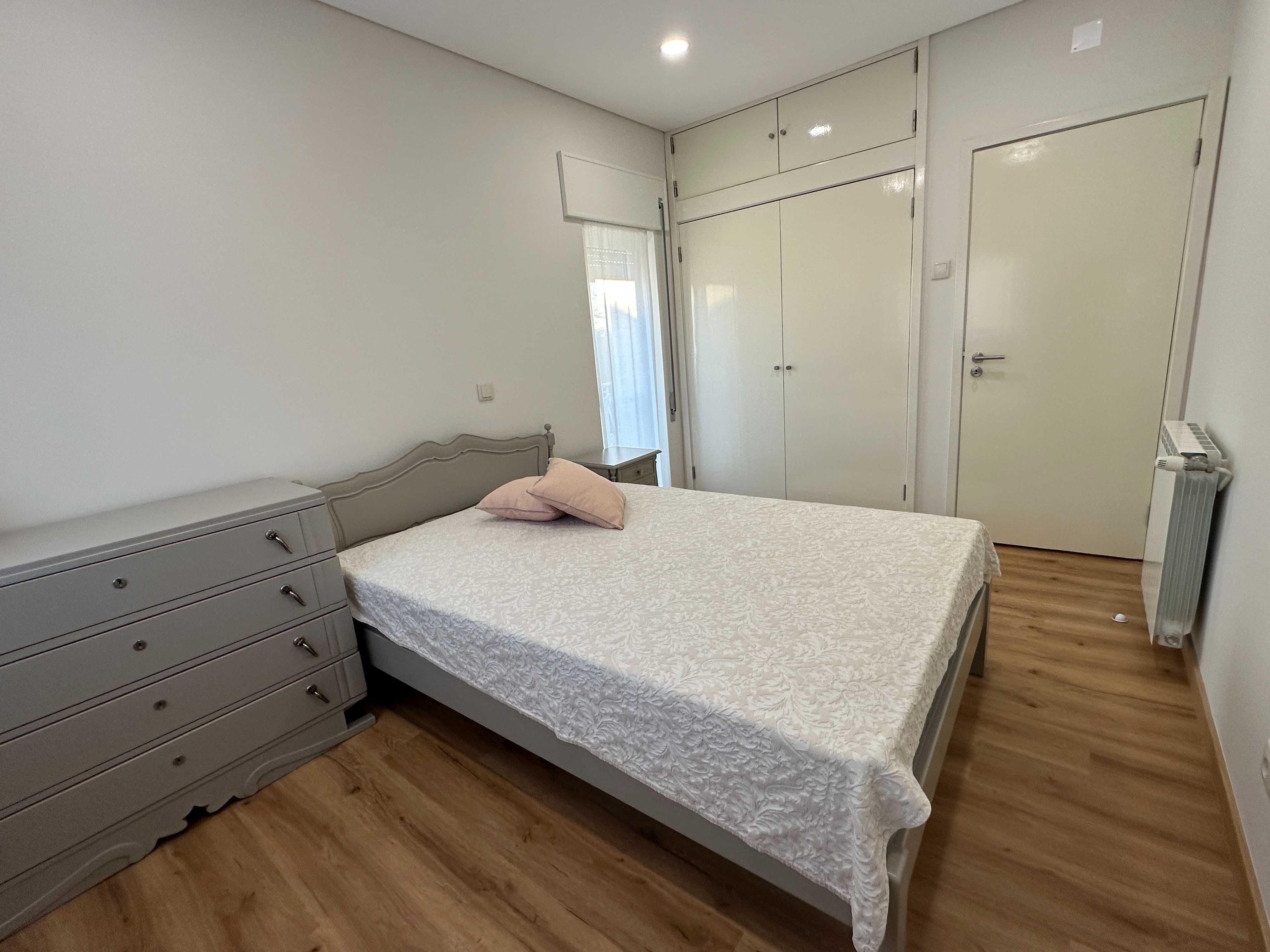 Fabuloso Quarto individual com WC. Excelente localização | Homem/Rapaz