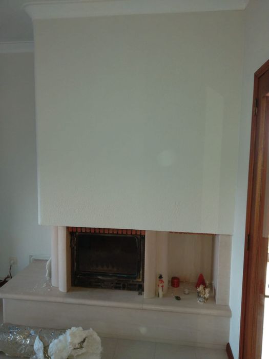 Lareira de sala com pedra