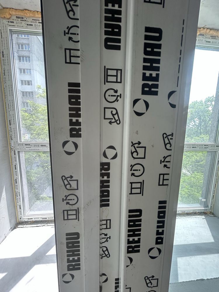 Продам 2-х  к Святошин метро Житомирська
