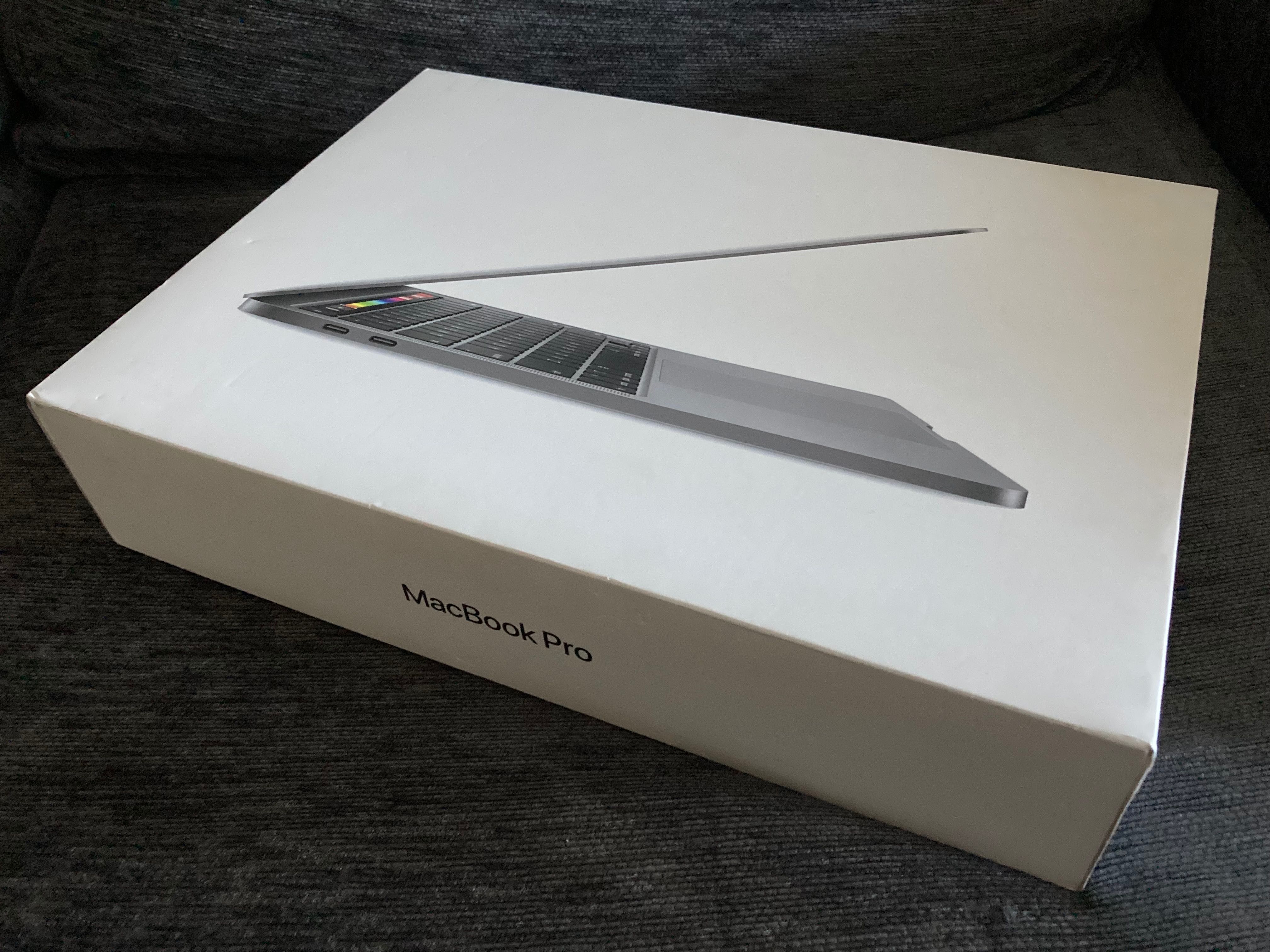 MacBook Pro (13''- i5 - 2,0GHz - RAM:16GB - 512GB SSD)- como novo