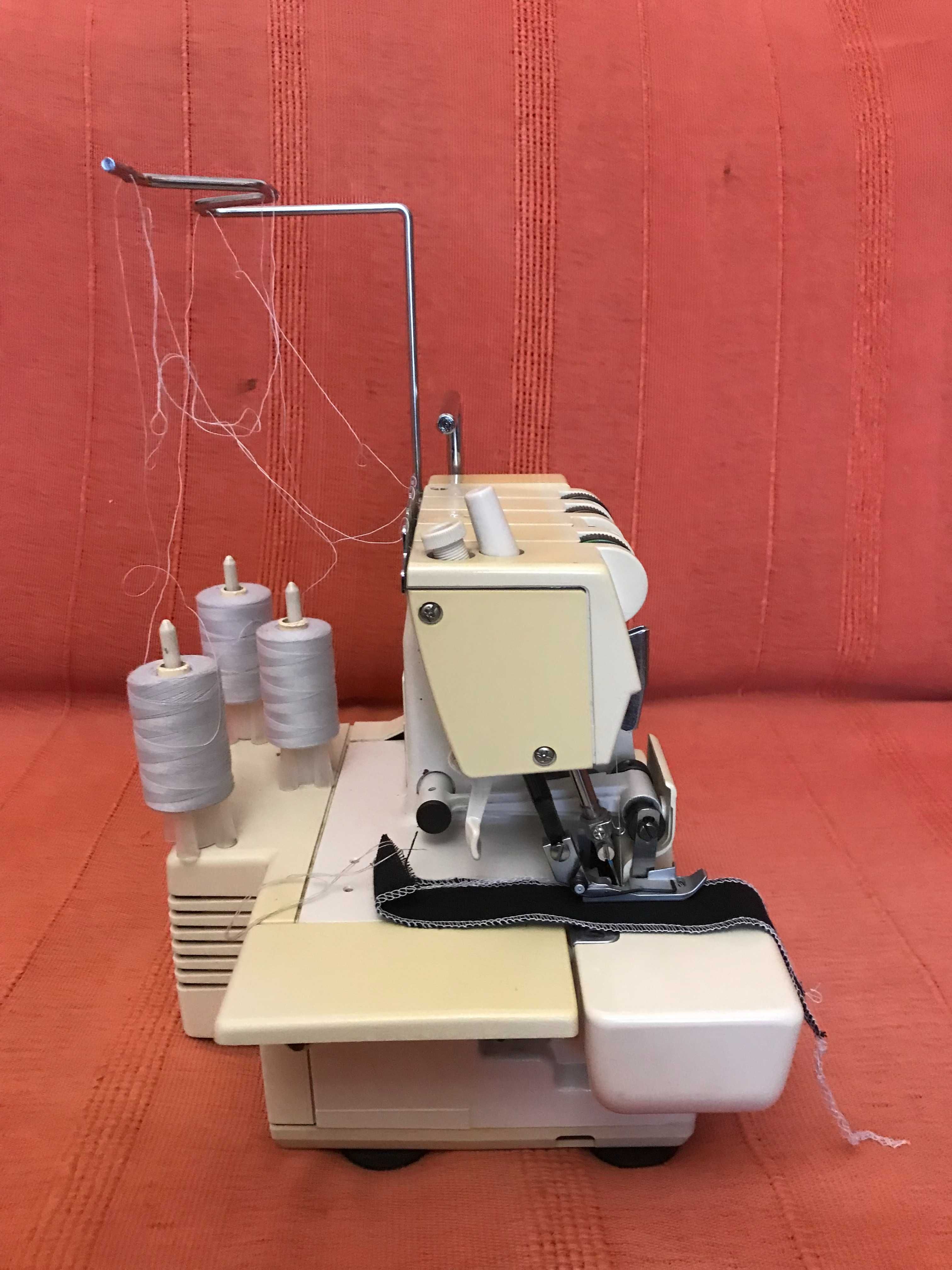 SINGER   14UA132A  оверлок 3-х ниточный