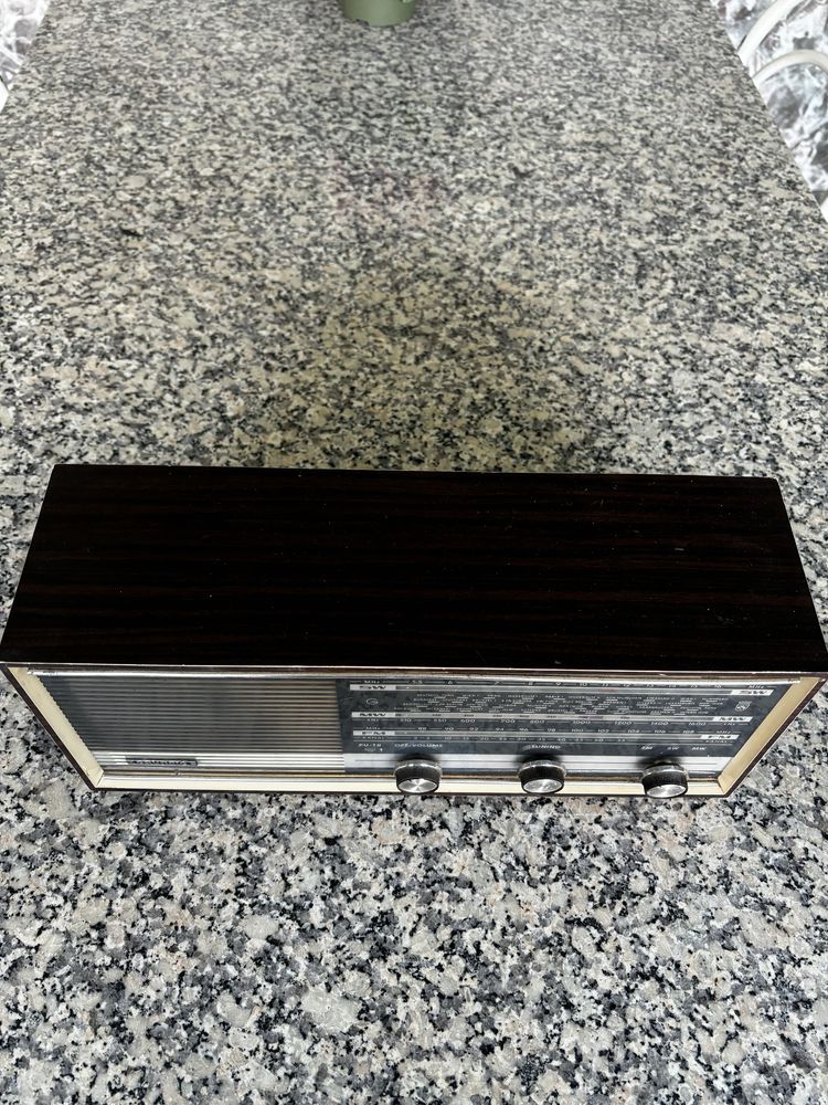 Rádio Grundig vintage