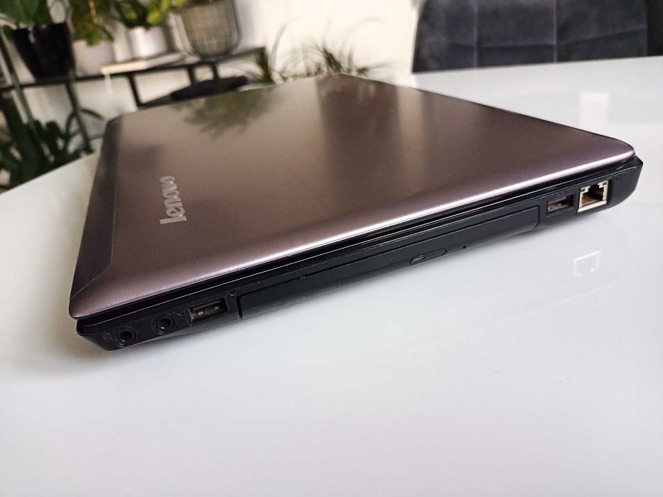 Laptop Lenovo IdeaPad z570 15,6" aluminiowa obudowa! 8 GB Ram / i3