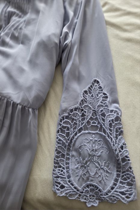 Sukienka rozmiar 44/46 fioletowa hafty